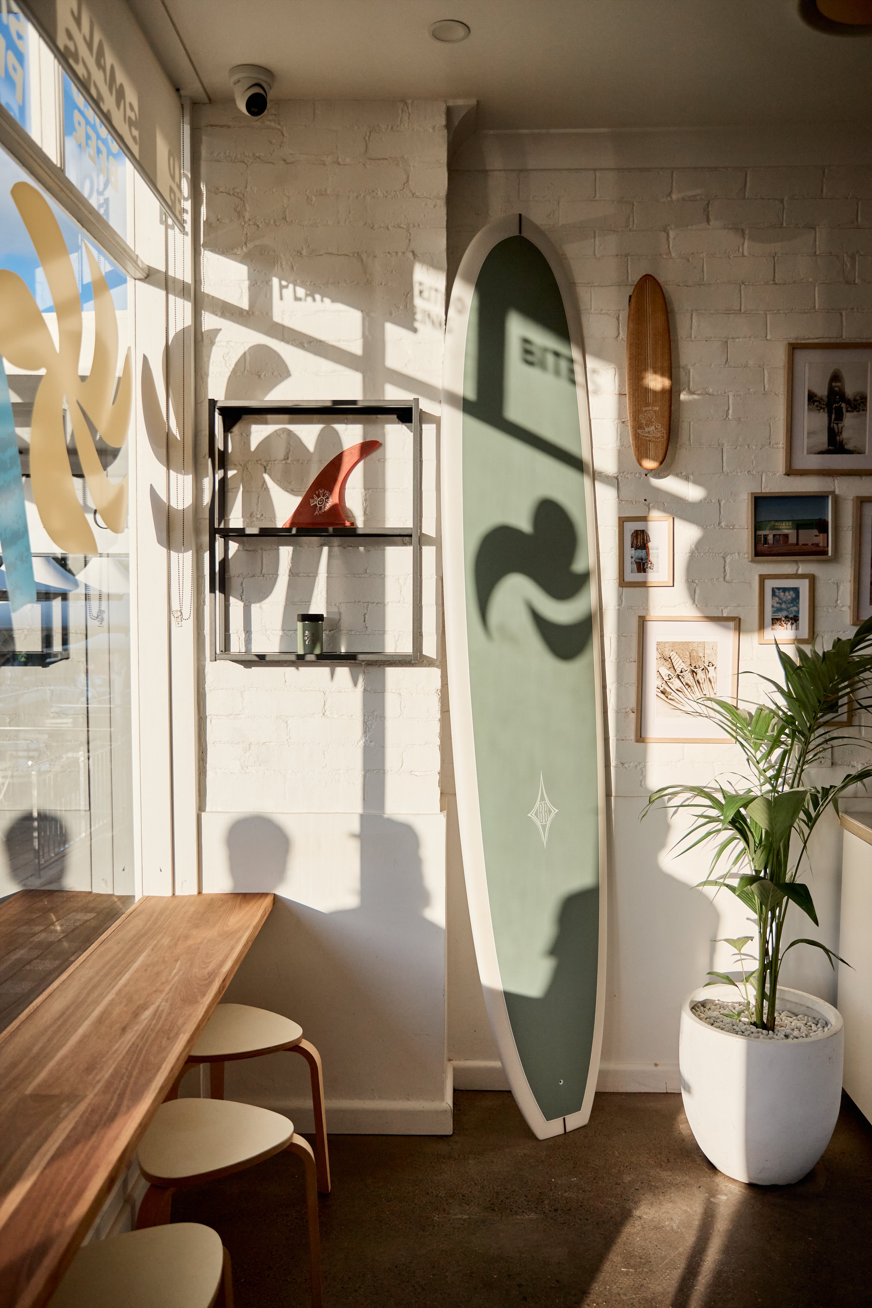 The window bar at Freshie Locale in Freshwater
